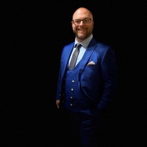 Meet your Posher, Posh